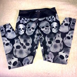 Early CVG Constantly Varied Gear Skull retired pattern leggings Medium EUC